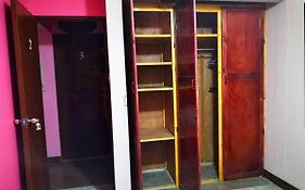 Airport Traveler'S Home